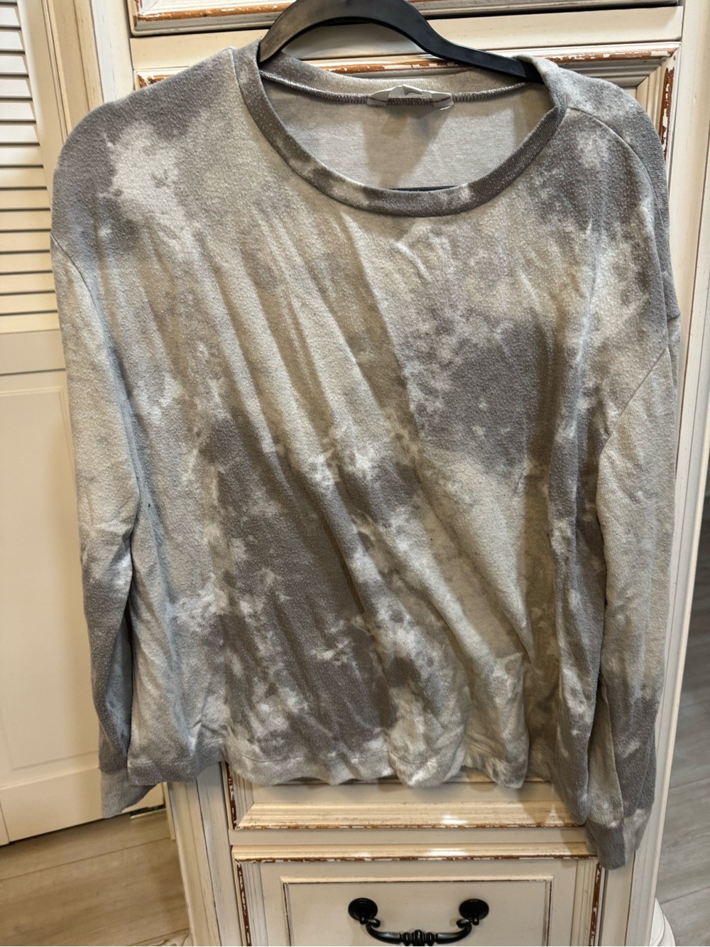 Time and Tru Light Gray Crewneck Sweater
